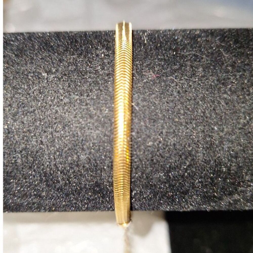 Elegant Women's Omega Style Snake Chain Bracelet Gold Tone Flexible Minimalist